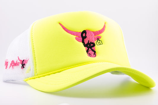 YELLOW STEER HEAD LOGO TRUCKER HAT