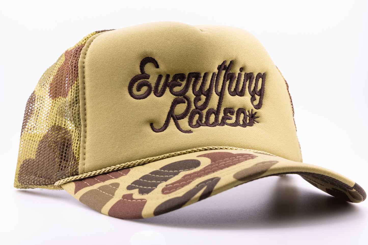 CAMO ER SPUR LOGO TRUCKER HAT